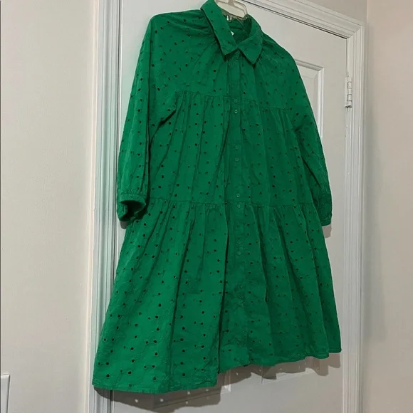 Crown & Ivy Emerald Eyelet Blouse - Picture 2 of 12